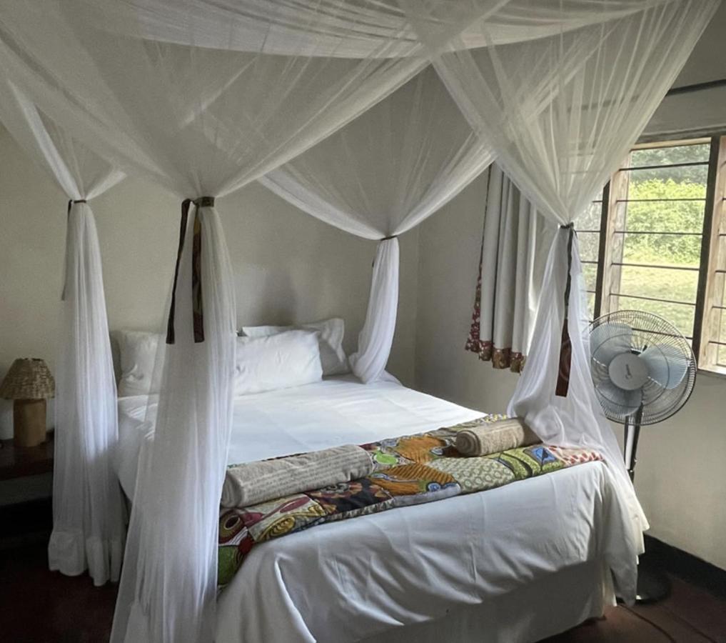 Marula Lodge Mfuwe Exterior photo